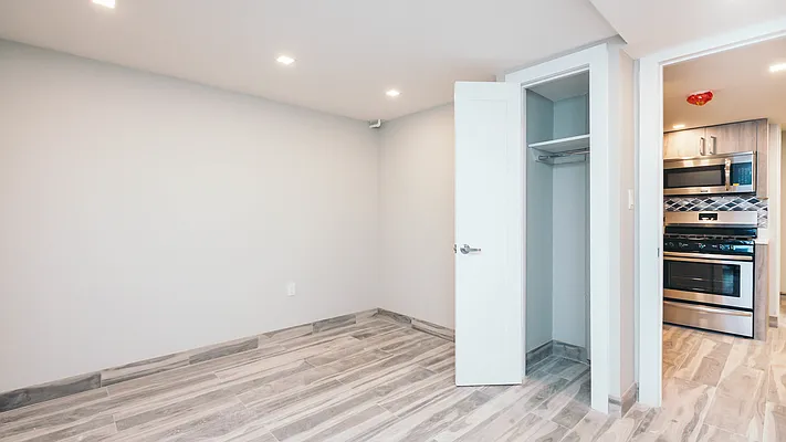 Rented by Nooklyn NYC LLC | media 13