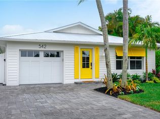 542 104th Ave N, Naples, FL 34108