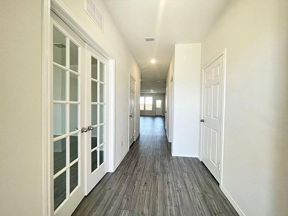 3rd image of 1009 Briarbush Ct