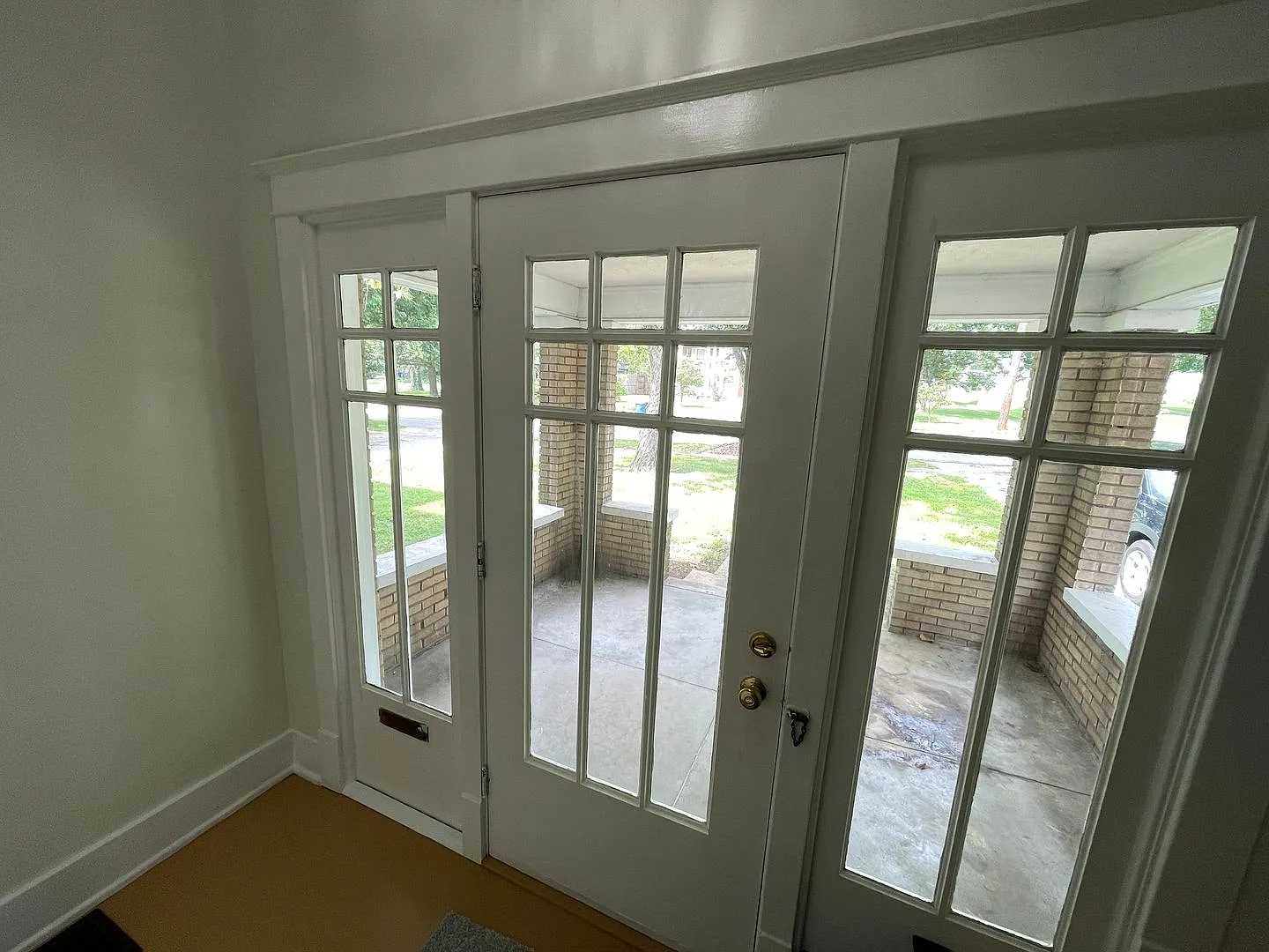 1320-1322 Main Street Duplex — Photo 4