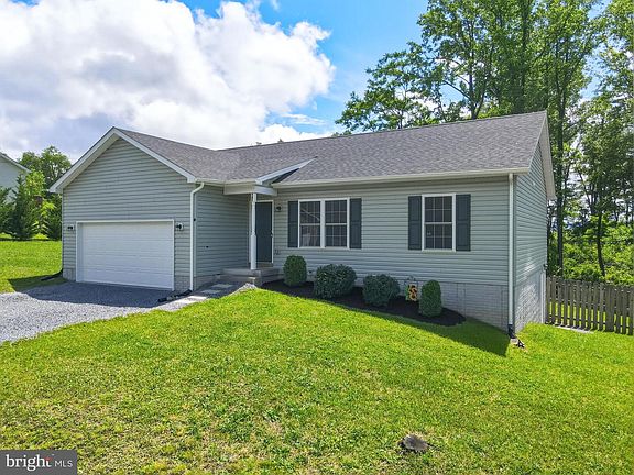 2nd image of 141 Hampshire House Dr