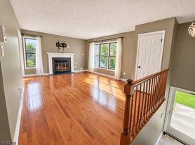 40 Heritage Ln, Hamburg, NJ