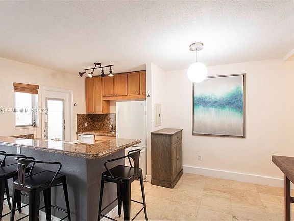 4th image of 626 Meridian Ave APT 2