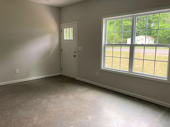 4th image of 805 Lynes St #B