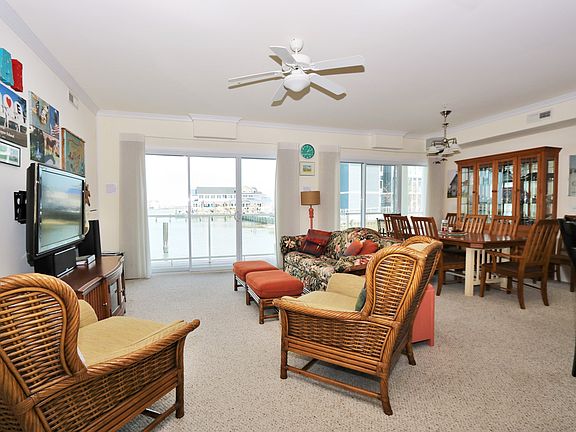 2nd image of 6321 Captains Ln Unit 222
