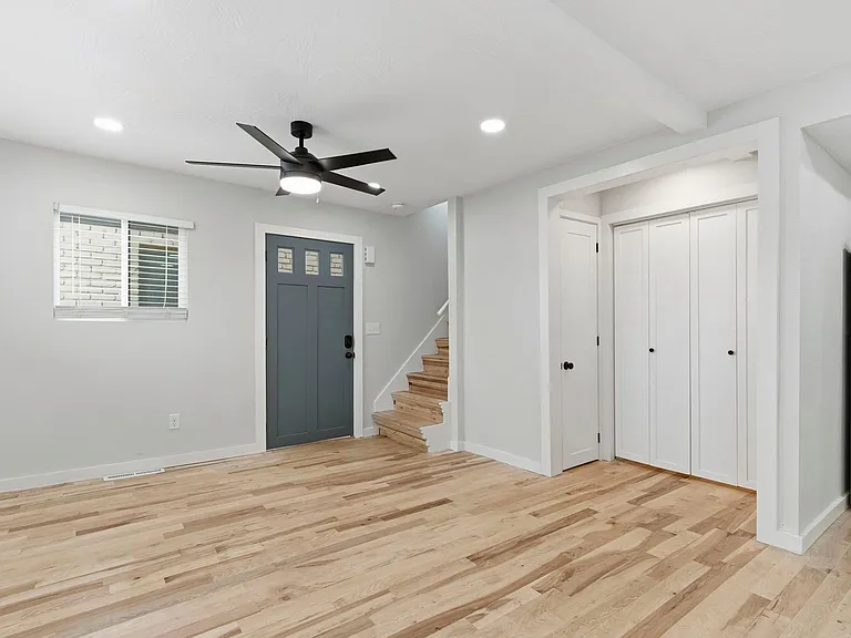 2831 E University St — Photo 5
