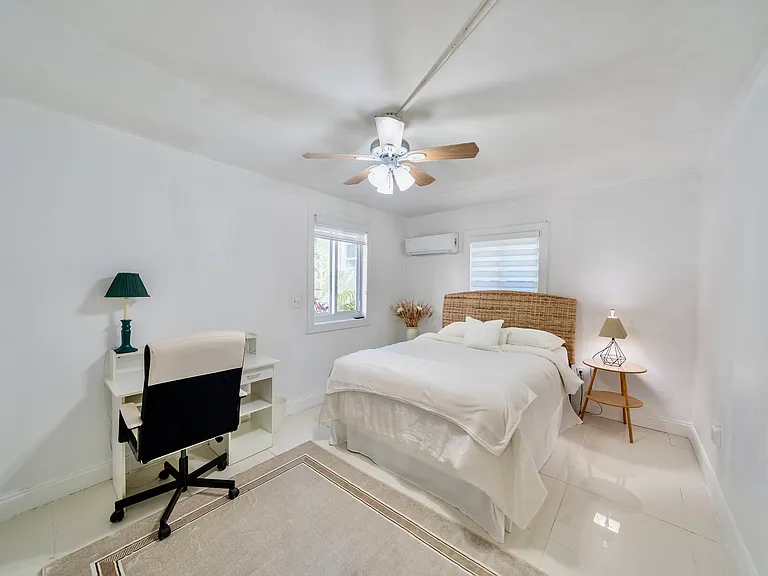 1678 SW 11th St #3 — Photo 9