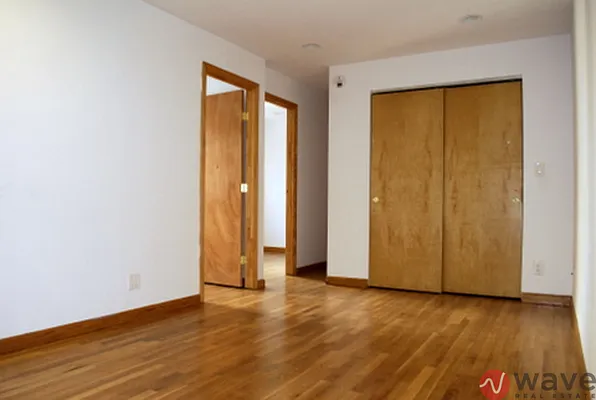 Rented by Wave Real Estate Group | media 37