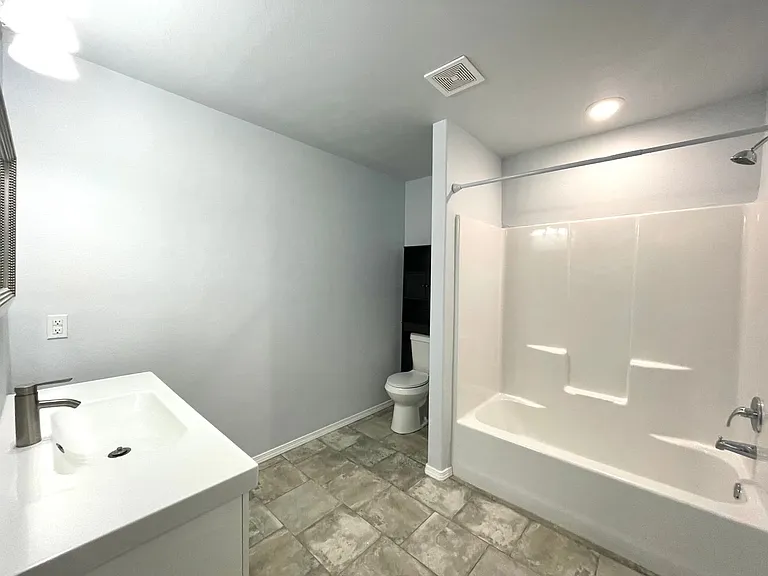 8417 10th Pl — Photo 7