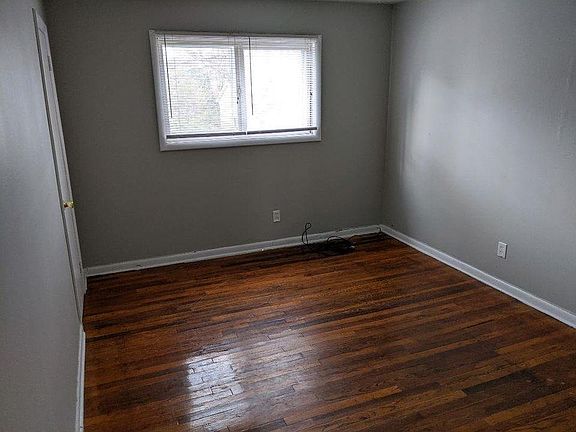 4th image of 701 S Chapman St #6