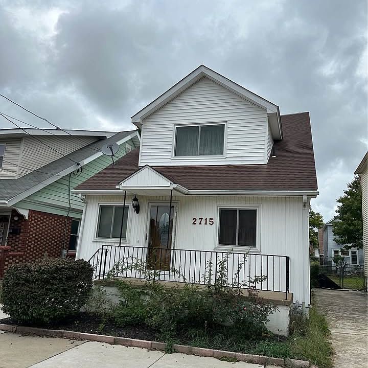 1st image of 2715 Jackson Ave #1