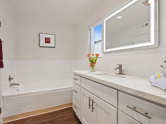 5th image of 1936 Manning Ave #1019108