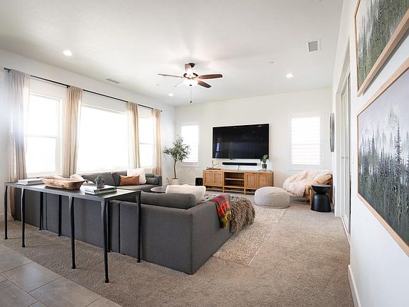 3rd image of 1048 Beaver Pond Loop