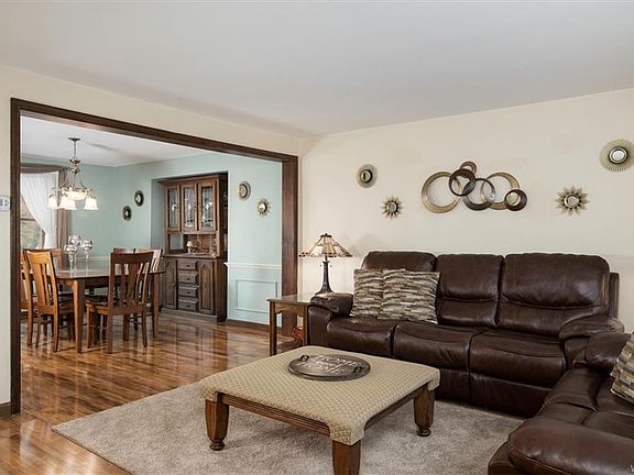 2nd image of 12 Ravenwood Dr