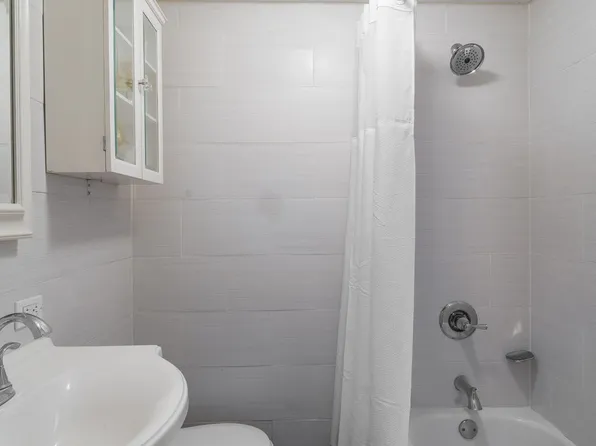 155 East 49th Street 10E image 10 of 11
