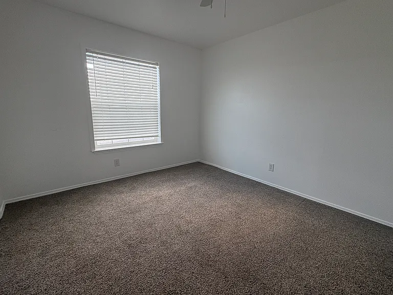 10685 Spur St — Photo 16