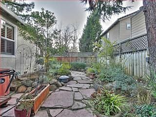 4th image of 381 Blackwell Dr