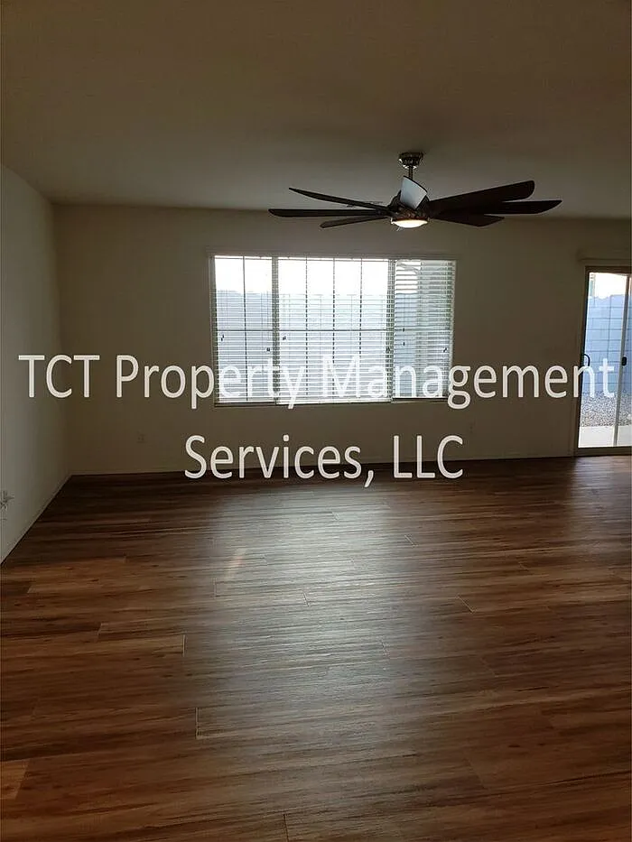 3 bed, 2.5 bath, 2270 sqft, $2,565 — Photo 3