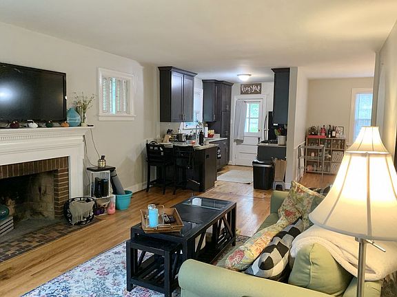 2nd image of 3411 Monument Ave
