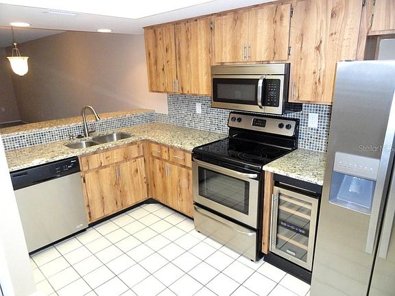 3rd image of 208 Mary Dr #208