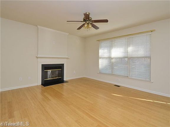3rd image of 3902 Gisbourne Dr
