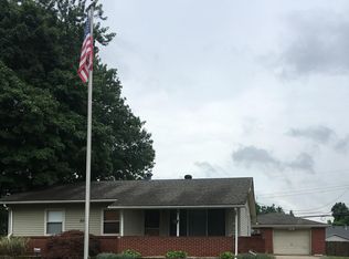 809 W Larkspur Dr, Jeffersonville, IN 47130