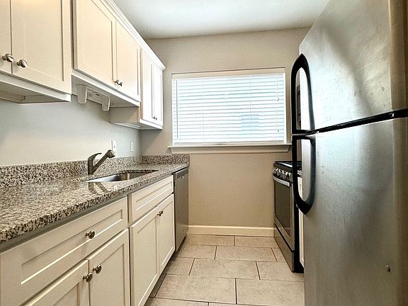 5th image of 4633-4635 Jamieson Ave