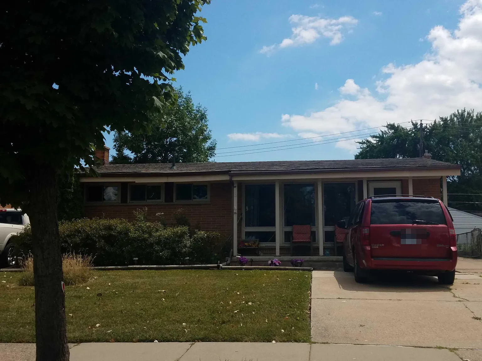 21324 Masonic Blvd photo 1
