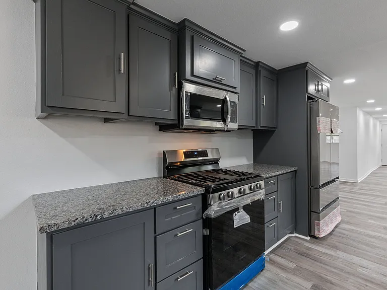 2201 S Pine St #1 — Photo 6