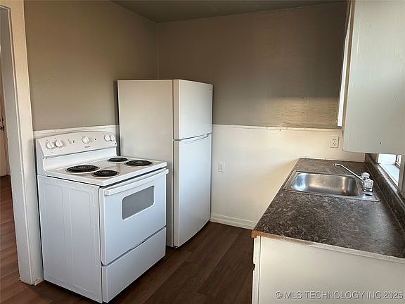 5th image of 2390 Texas St