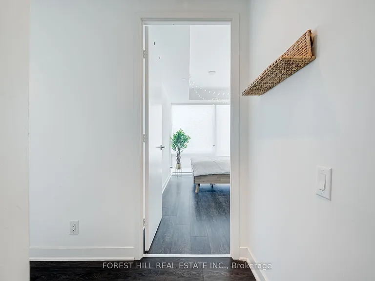15 Grenville St #4708 — Photo 7