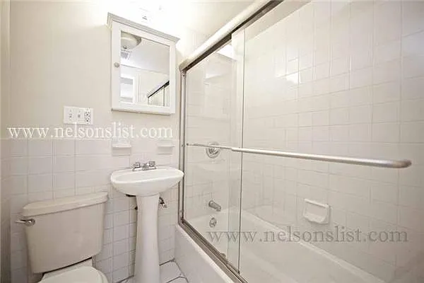 Rented by R New York | media 12