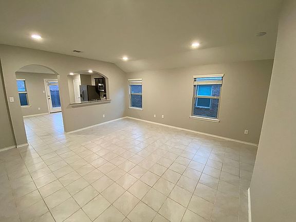 3rd image of 1107 Aquamarine St