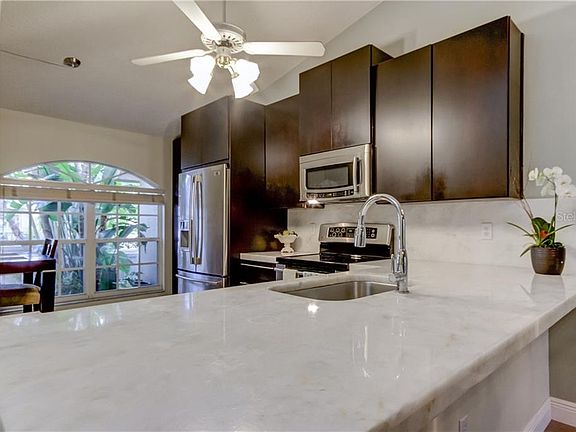 4th image of 2542 Stony Brook Ln