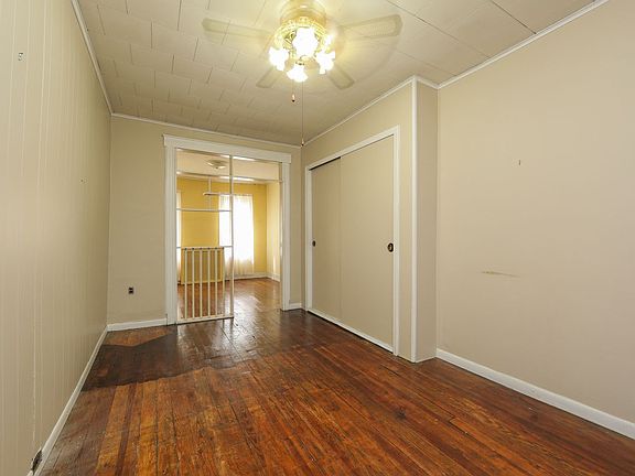 5th image of 1573 E 48th St