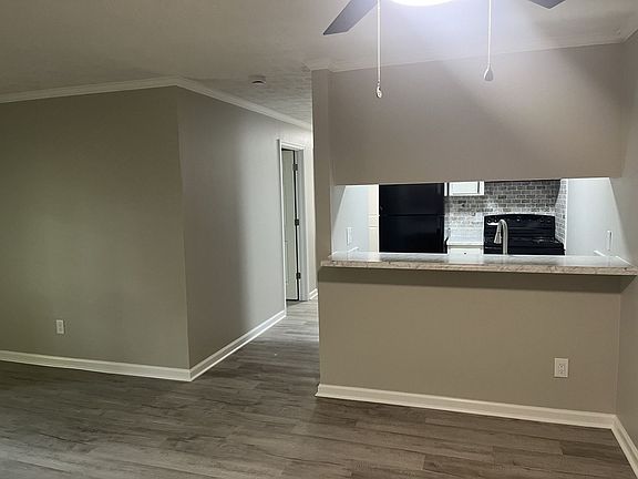 2nd image of 5853G Century Oaks Dr