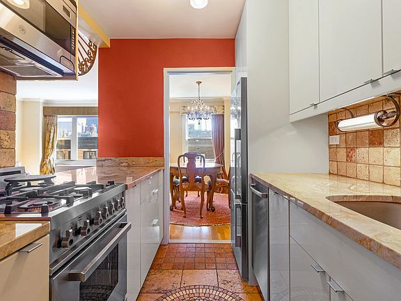 3rd image of 333 E 66th St APT 8H