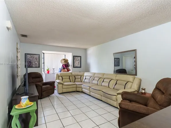 1425 SW 122nd Ave APT 2-17, Miami, FL 33184