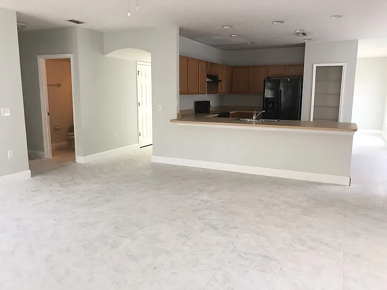 566 Eagle Ct — Photo 11