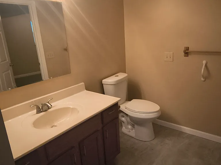 1655 E Crescentville Rd — Photo 19