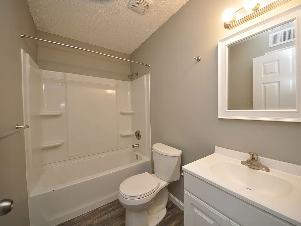 27 Westwood Vlg #27