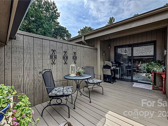 5th image of 5342 Sandtrap Ln