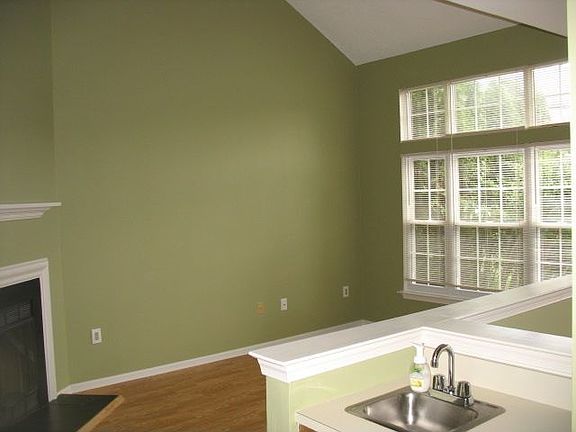 3rd image of 15 Poplar Ct