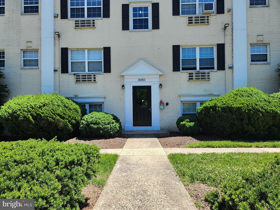 1st image of 2301 Farrington Ave #3-301