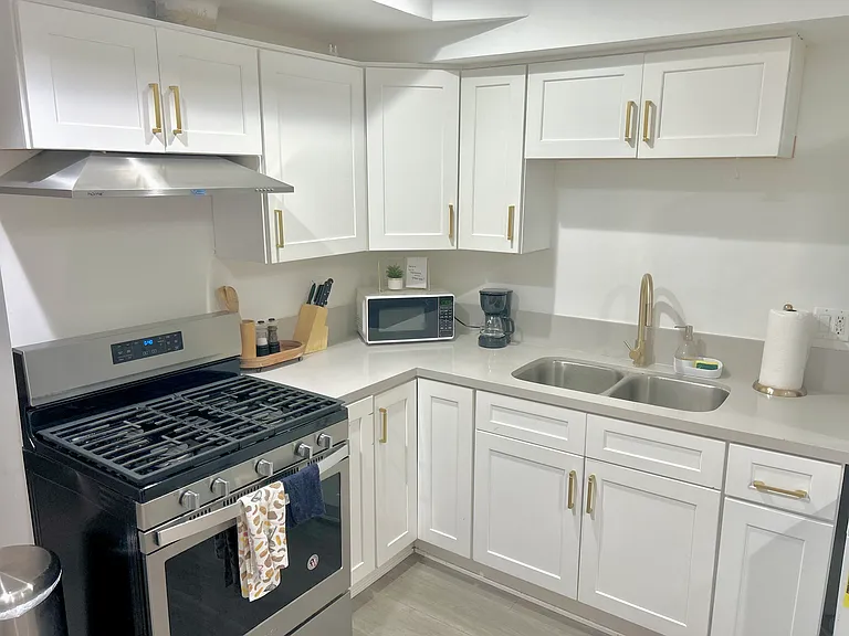 14954 Sherman Way #102 — Photo 16