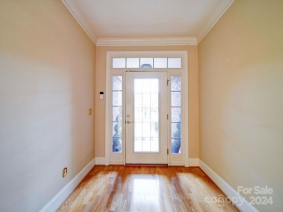 4th image of 2960 Heritage Commons Ln
