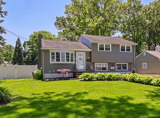 9 Duncan Ave, Pequannock, NJ 07440