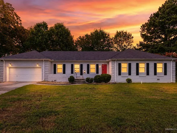 1217 Chatterson Cir SE, Huntsville, AL 35802