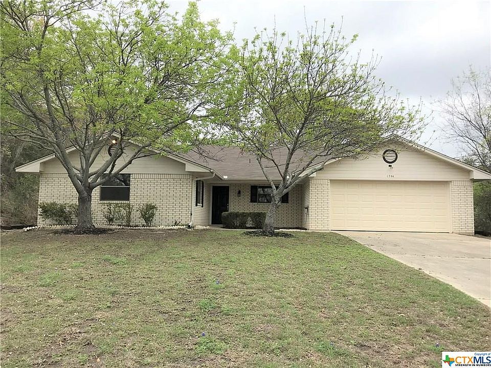 1st image of 1704 Lark Cir