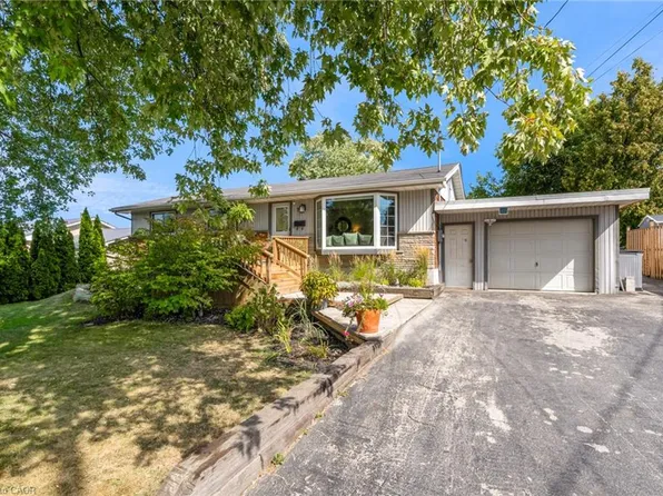 7 Craig Blvd, Grimsby, ON L3M 4C2